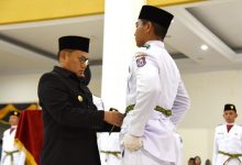 Penjagub Hamka Kukuhkan Anggota Paskibraka Provinsi Gorontalo 2022