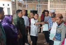 Nelson Serahkan 56 Sertifikat Redistribusi Tanah  Negara HGU di  Desa Motilango