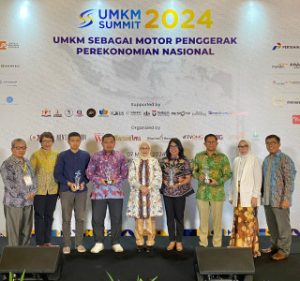 JNE terima penghargaan mitra umkm dari OMG