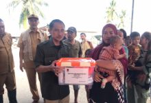 Bayi di Tempat Pengungsian Banjir dapat Bantuan Perlengkapan Bayi dari Pemkab Gorontalo