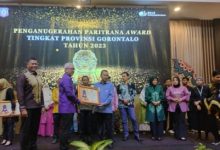 Komitmen Lindungi Pekerja Rentan, Bupati Gorontalo Raih Penghargaan Paritrana Award