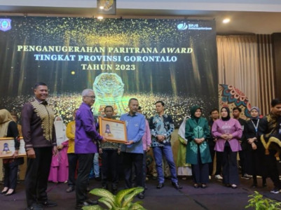 Komitmen Lindungi Pekerja Rentan, Bupati Gorontalo Raih Penghargaan Paritrana Award