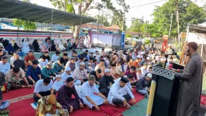 Khotib Idul Adha Ustadz Tanjung Pongoliu :  Ibadah Qurban  Mengandung Makna Tauhid Pengorbanan Sejati Iman  kepada Allah SWT  ‎